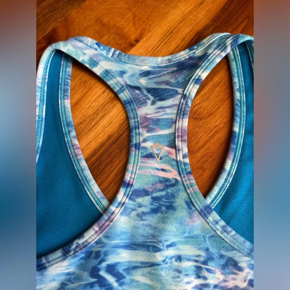 Ivivva reversible tank, EUC